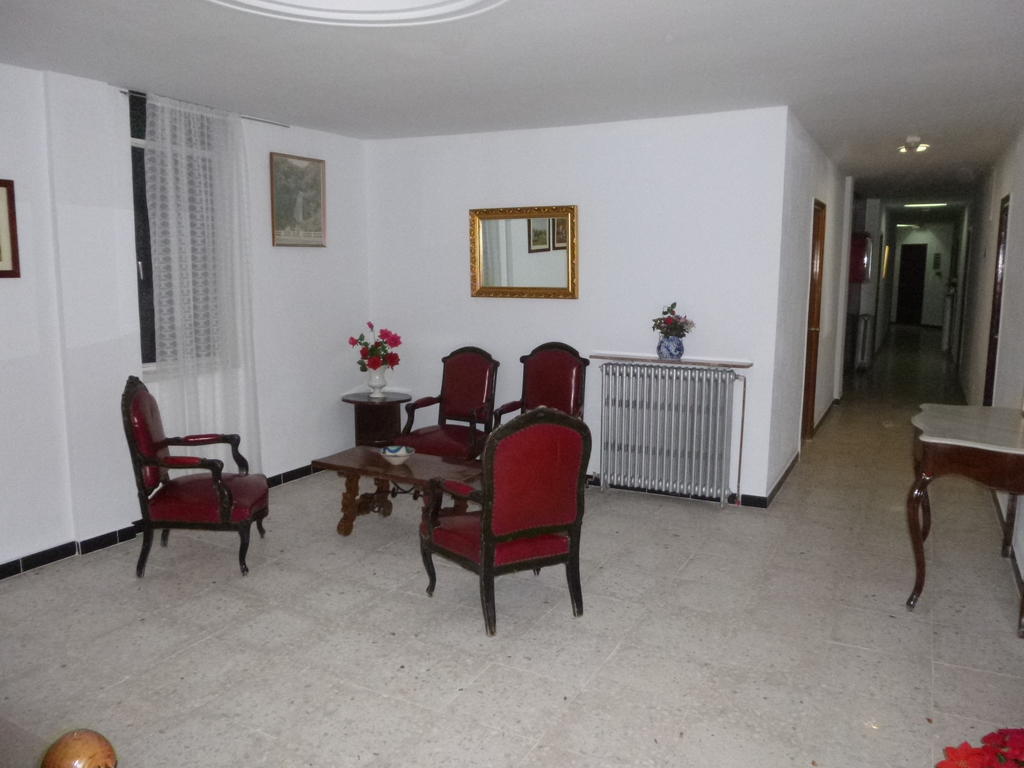 Hostal Americano Madrid Luaran gambar