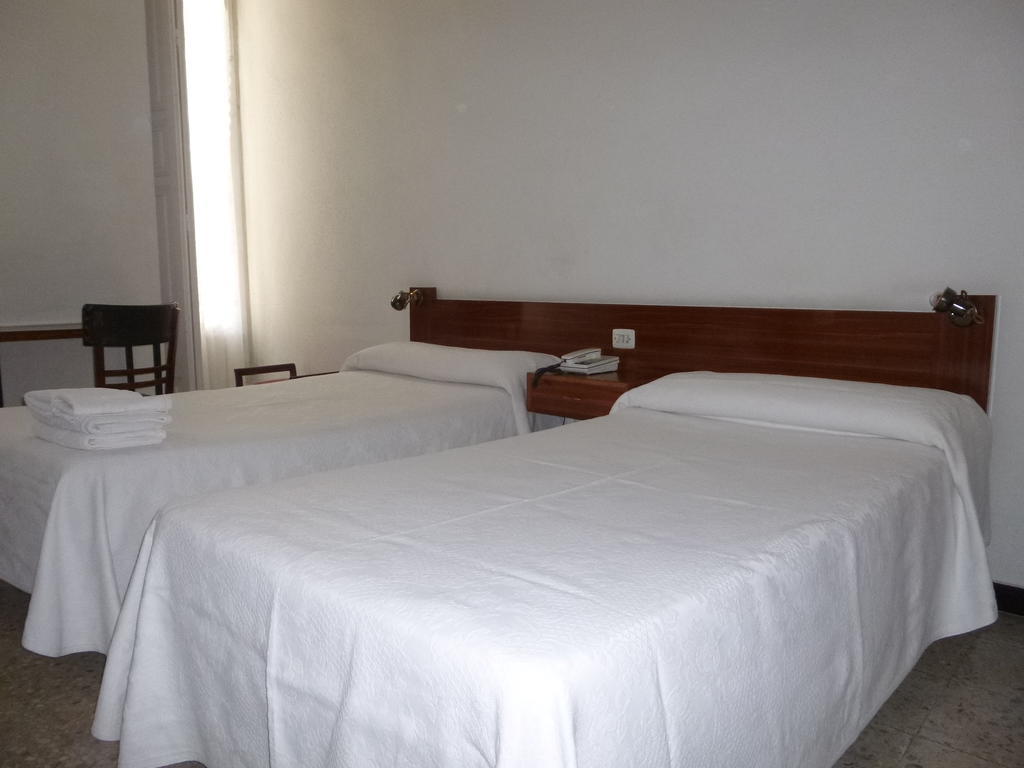 Hostal Americano Madrid Bilik gambar