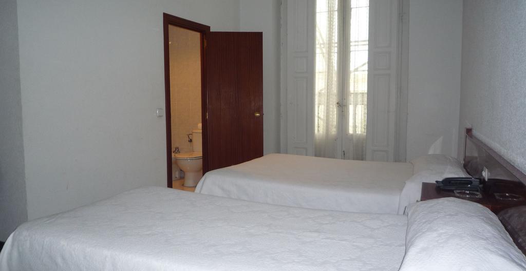 Hostal Americano Madrid Bilik gambar